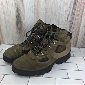 Nike Air ACG Mens Hiking Boots size 11